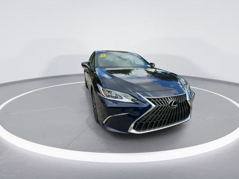Used 2025 Lexus ES 350 w/ Premium Package FWD image 2