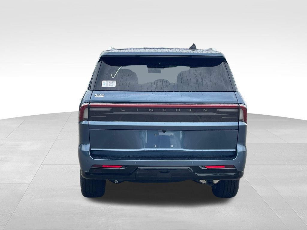 New 2027 Lincoln Navigator Reserve AWD/4WD image 4