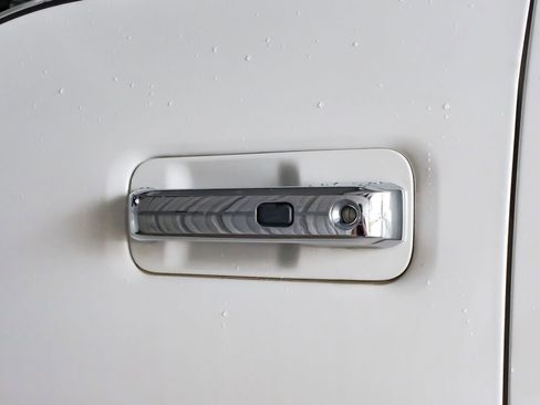 Used 2021 Ford F450 Platinum w/ FX4 Off-Road Package image 40