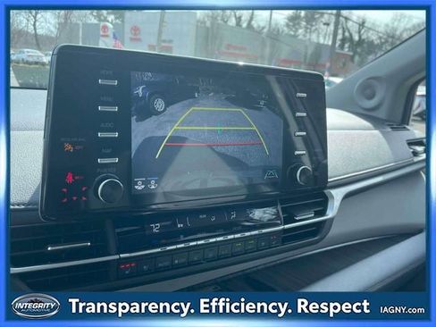 Certified 2024 Toyota Sienna Limited image 30