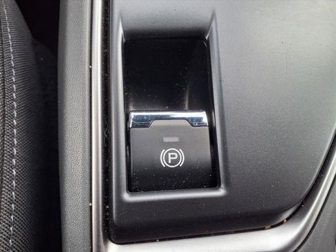 Certified 2025 Subaru Crosstrek 2.5i Premium image 16