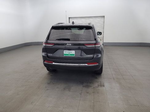 Used 2023 Jeep Grand Cherokee Laredo w/ Luxury Tech Group I AWD/4WD image 7