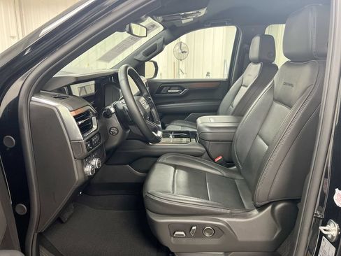 Used 2025 GMC Yukon XL Denali AWD/4WD image 20