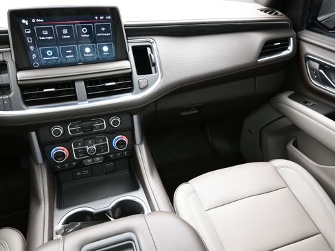 Used 2022 GMC Yukon SLT w/ SLT Premium Package image 39