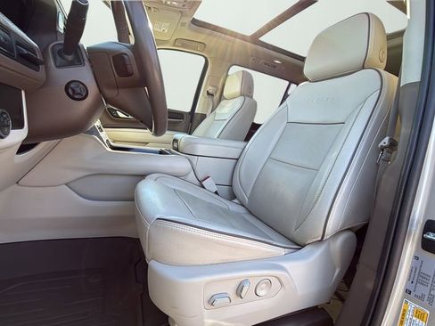 Used 2023 GMC Yukon XL Denali image 14