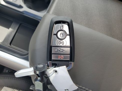 New 2026 Ford F450 Platinum w/ Platinum Plus Package image 22