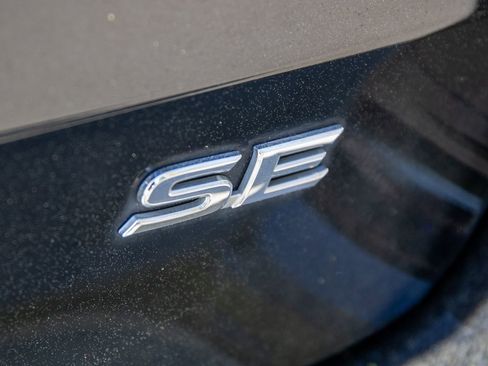 Used 2017 Toyota Sienna SE w/ SE Preferred Package image 43