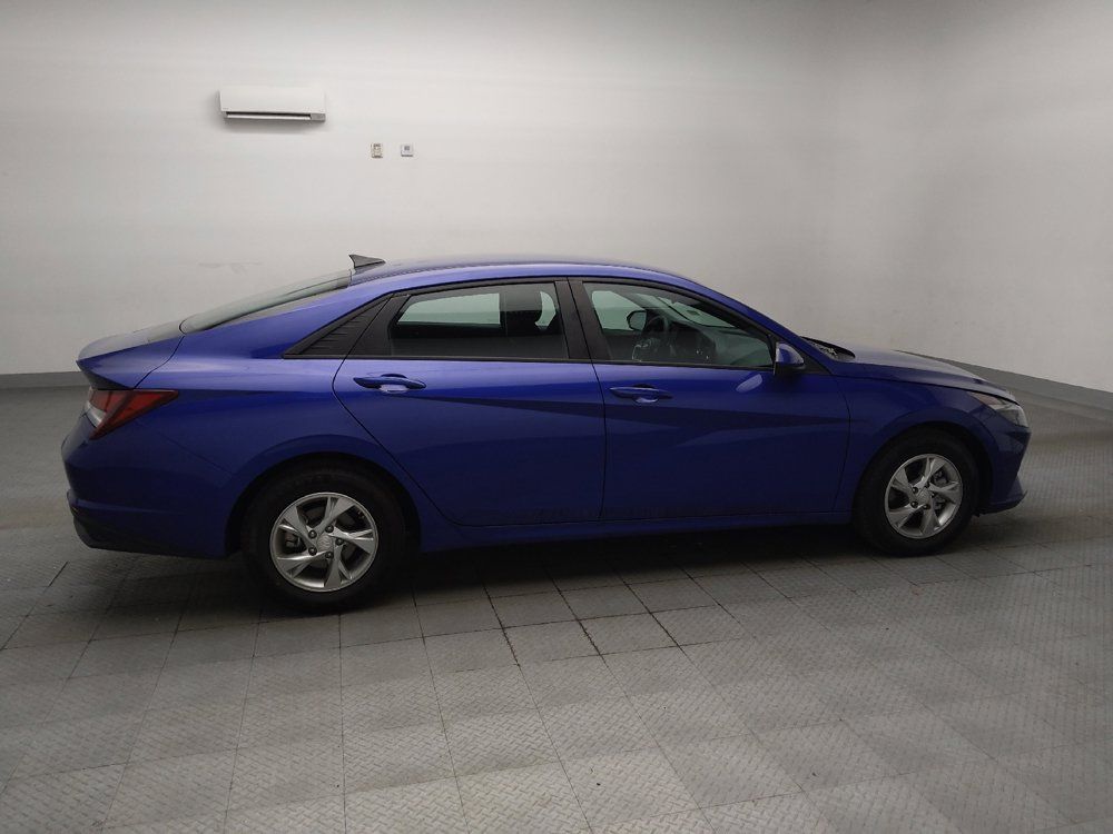 Used 2023 Hyundai Elantra SE FWD image 10
