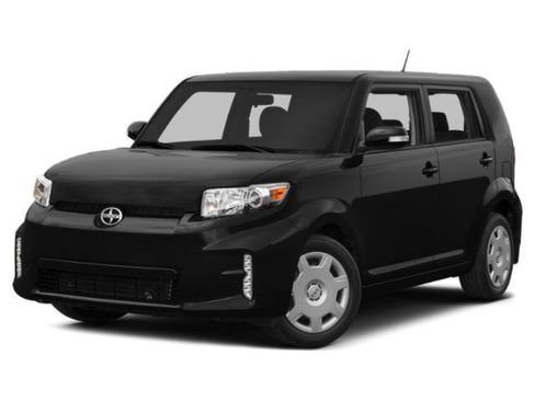 Used 2015 Scion xB FWD image 1