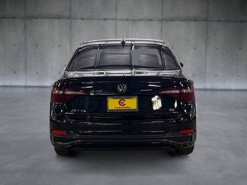 Used 2024 Volkswagen Jetta SE FWD image 4