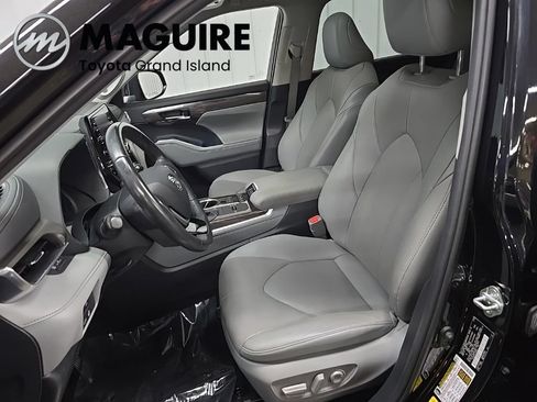 Used 2020 Toyota Highlander Limited AWD/4WD image 34