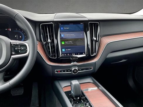 Certified 2023 Volvo XC60 B5 Plus w/ Protection Package Premier image 9