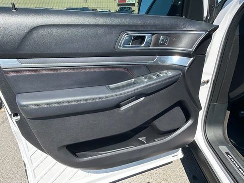Used 2018 Ford Explorer Sport w/ Equipment Group 401A AWD/4WD image 18