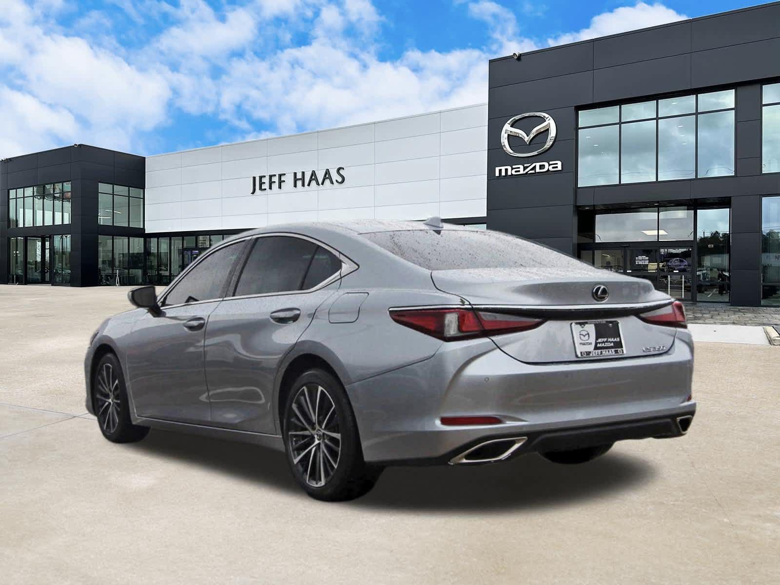 Used 2022 Lexus ES 350 w/ Premium Package FWD image 2