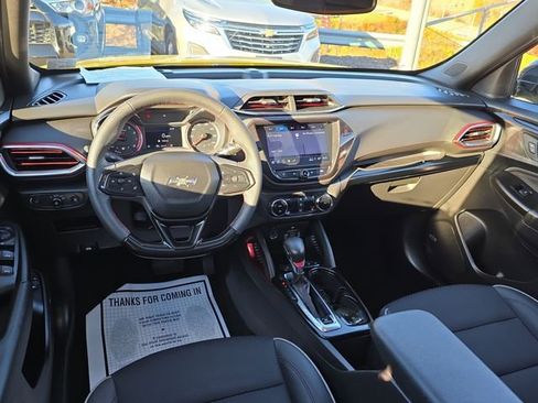 Used 2023 Chevrolet TrailBlazer RS w/ Sun and Liftgate Package image 11