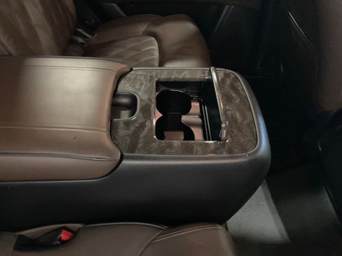 Used 2022 Nissan Armada Platinum w/ Captain's Chairs Package AWD/4WD image 12