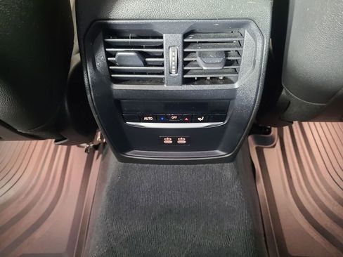 Used 2021 BMW 330i xDrive 330i xDrive w/ Convenience Package image 18