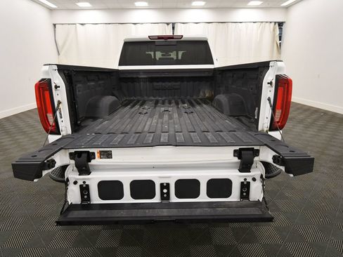 Used 2023 GMC Sierra 2500 SLT w/ SLT Preferred Package AWD/4WD image 7