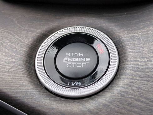 New 2025 Jeep Grand Cherokee Limited w/ Luxury Tech Group II image 32