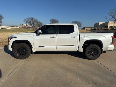 Used 2024 Toyota Tundra Platinum image 6