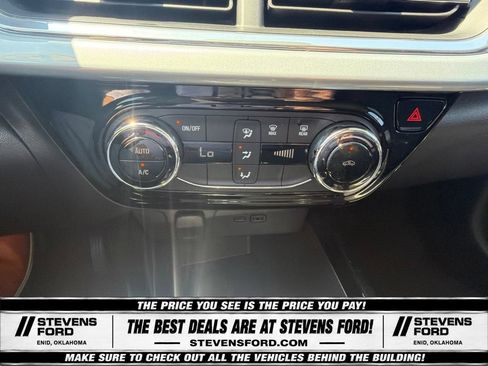 Used 2025 Chevrolet Trax LT FWD image 26