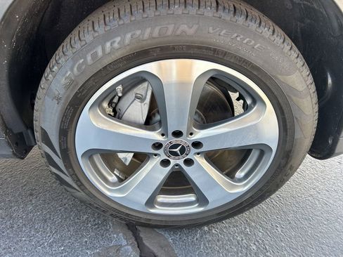 Used 2022 Mercedes-Benz GLC 300 w/ Premium Package Lite image 24