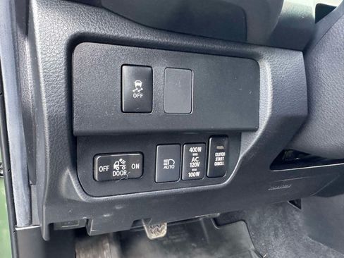 Certified 2022 Toyota Tacoma TRD Sport w/ TRD Premium Sport Package AWD/4WD image 33