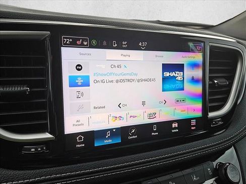 Used 2023 Chrysler Pacifica Touring-L w/ S Appearance Package FWD image 13