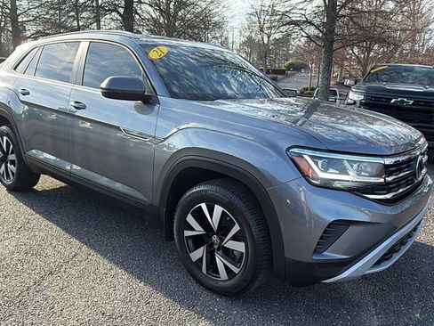 Used 2021 Volkswagen Atlas Cross Sport SE image 3