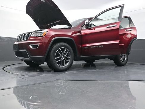 Used 2018 Jeep Grand Cherokee Limited AWD/4WD image 41