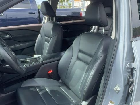 Used 2023 Nissan Rogue SL w/ SL Premium Package FWD image 11