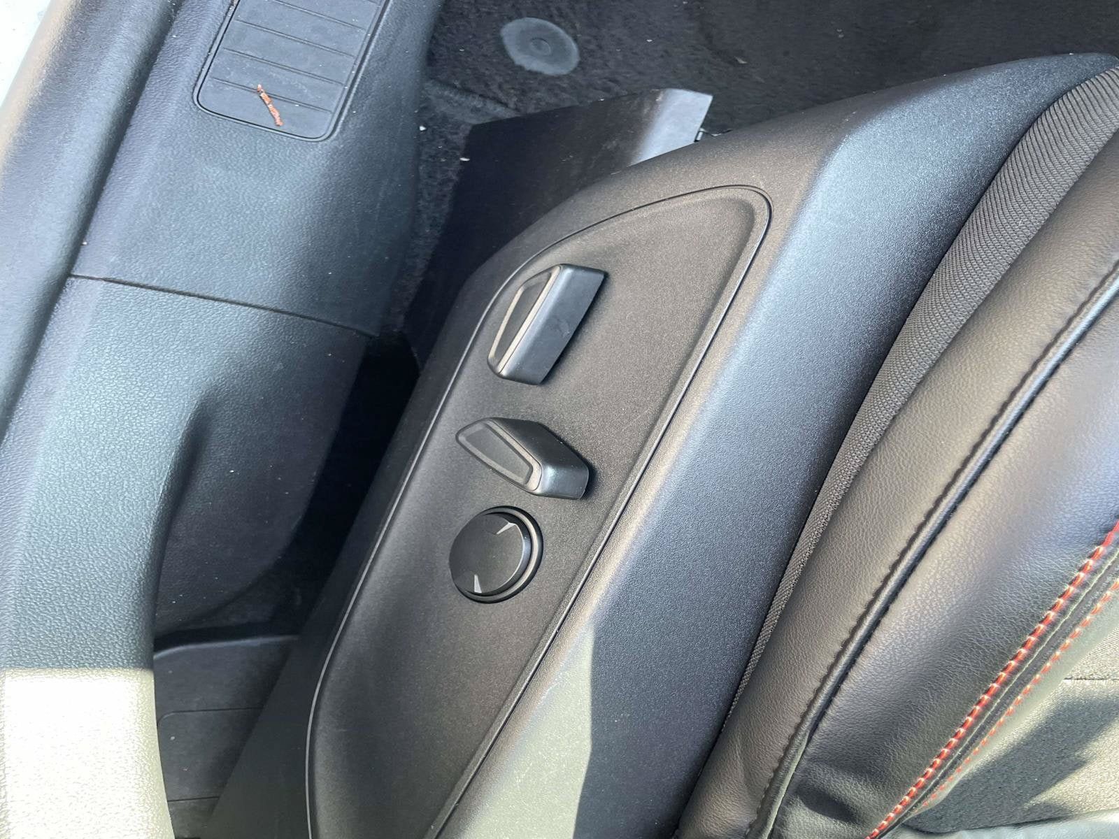 Certified 2025 Ford Escape ST-Line Select AWD/4WD image 18
