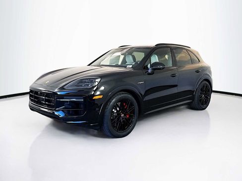 New 2026 Porsche Cayenne S image 1