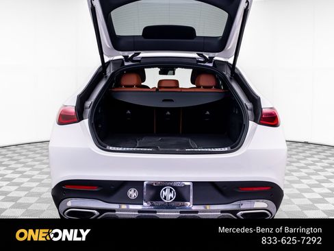 Used 2025 Mercedes-Benz GLC 300 4MATIC image 33