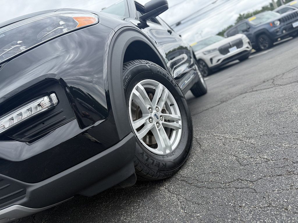 Certified 2023 Ford Explorer XLT w/ Equipment Group 202A AWD/4WD image 3