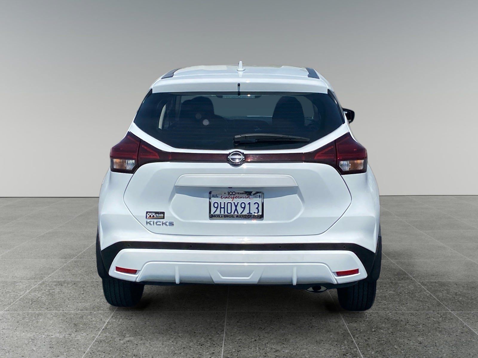 Used 2023 Nissan Kicks S FWD image 4