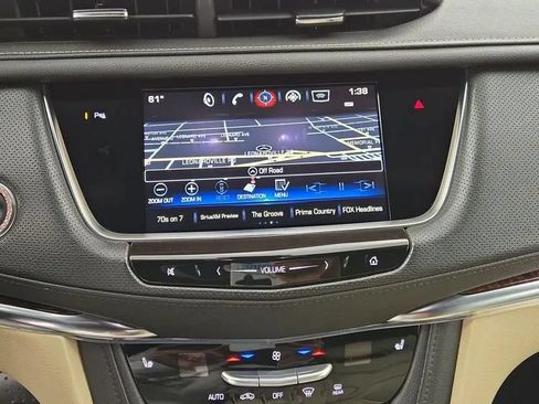 Used 2018 Cadillac XT5 Luxury w/ Driver Awareness Package AWD/4WD image 9