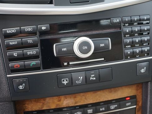 Used 2011 Mercedes-Benz E 350 4MATIC Sedan image 18