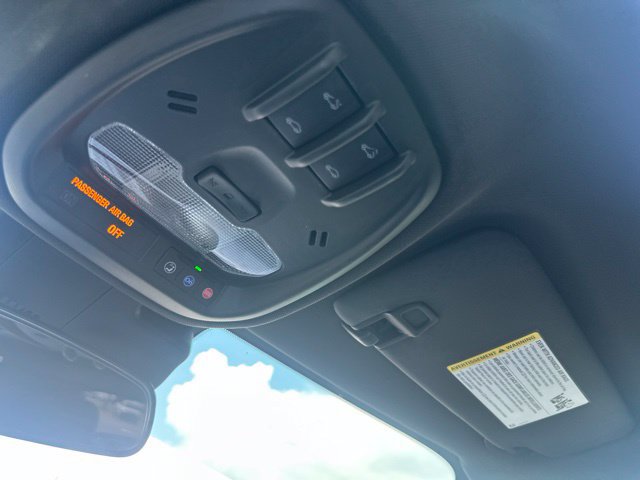 Used 2024 Chevrolet Trax RS w/ Sunroof Package FWD image 37