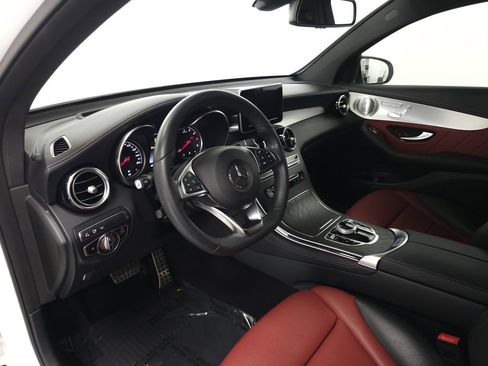 Used 2019 Mercedes-Benz GLC 300 4MATIC Coupe image 9
