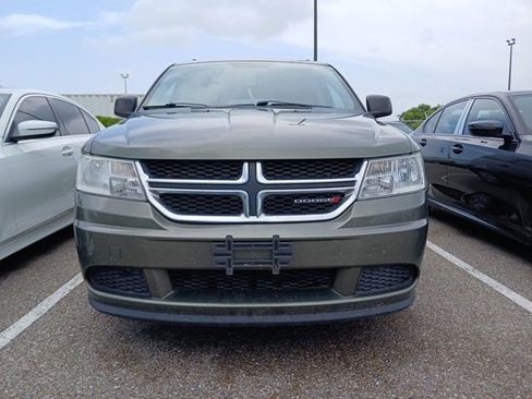Used 2017 Dodge Journey SE w/ Flexible Seating Group FWD image 2