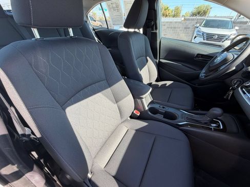 Used 2025 Toyota Corolla LE FWD image 34