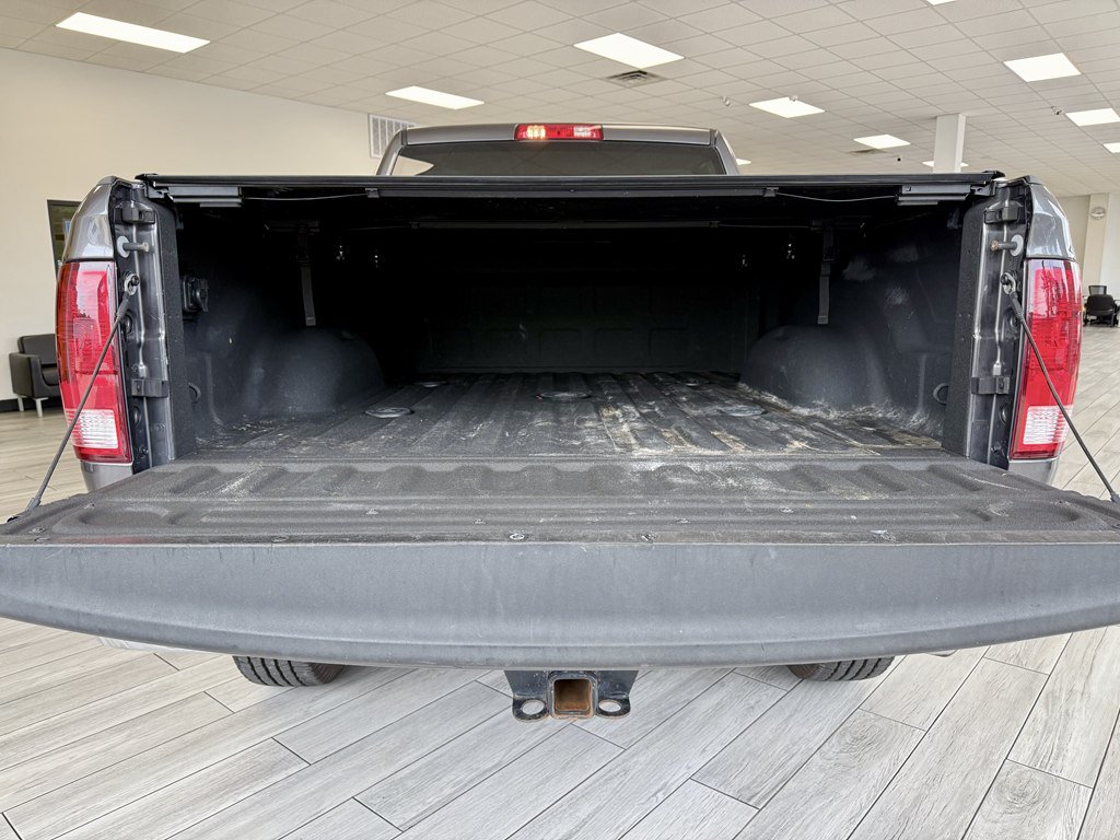 Used 2018 RAM 2500 Tradesman w/ Chrome Appearance Group RWD image 9