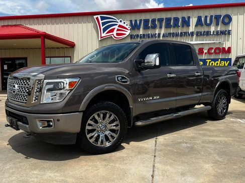 Used 2018 Nissan Titan Platinum Reserve w/ Platinum Utility Package AWD/4WD image 1