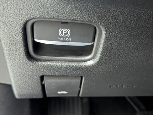 New 2025 Jeep Grand Cherokee Altitude image 14