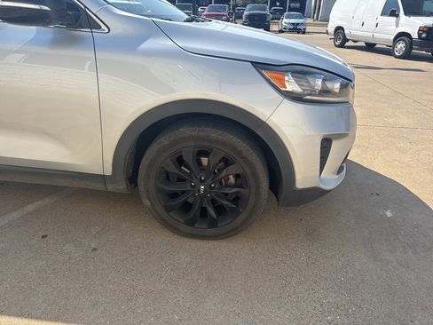 Used 2020 Kia Sorento S image 4