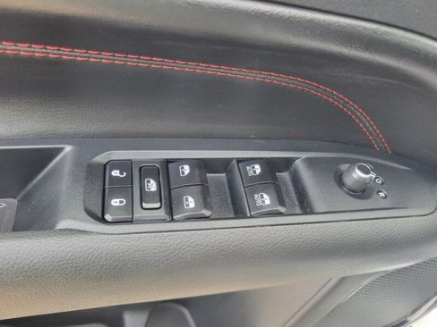 Used 2025 Jeep Compass Trailhawk AWD/4WD image 14