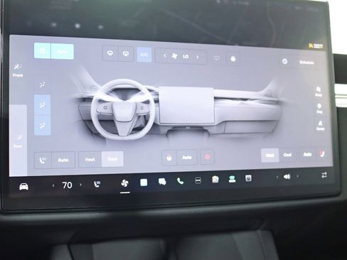 Used 2024 Tesla Model X image 19