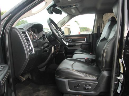 Used 2015 RAM 2500 Laramie AWD/4WD image 9