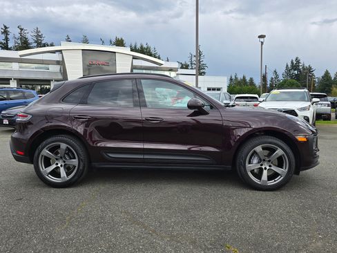 Used 2024 Porsche Macan AWD/4WD image 8